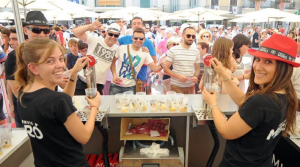 El vermut a la Plaza Mercadal