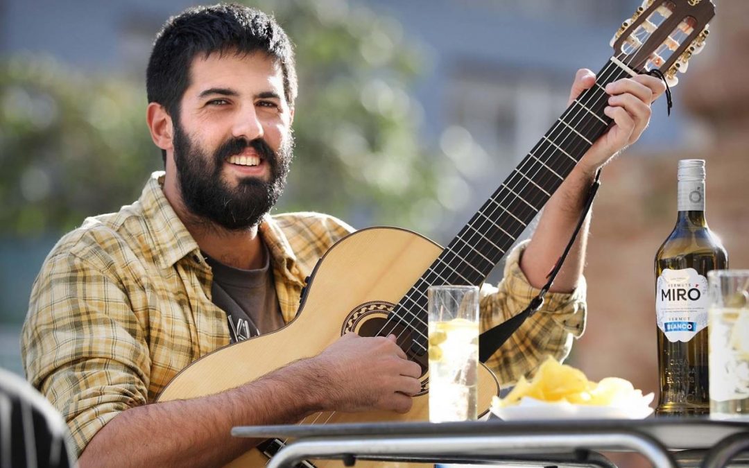 Adrià Salas: «Vivas donde vivas de Barcelona no hay nunca silencio»