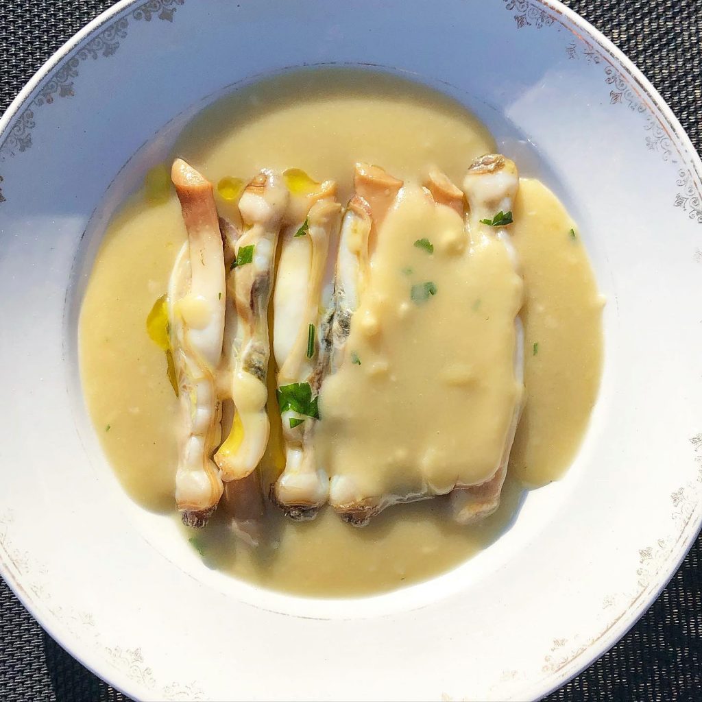 Navajas con salsa holandesa al Vermouth Miró Bianco