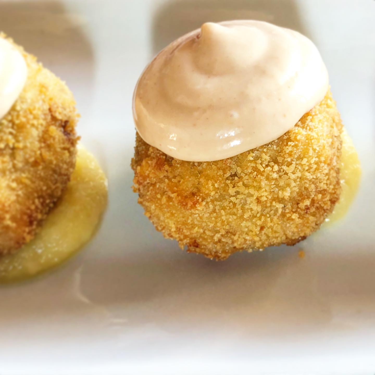 80315627_181564122900250_1194920997345935713_n Croquetas de merluza al Miró Vermouth