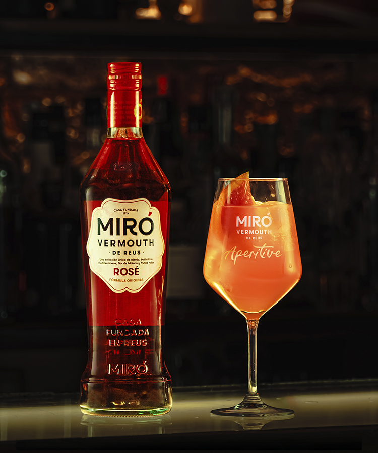 Miró Rosé con Tónica de Pomelo