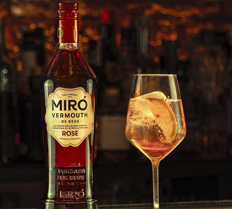 Miró Rosé con gaseosa de limón