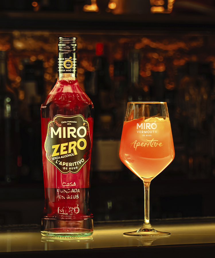 Miró Zero con zumo de naranja y soda